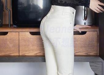 秀人网 – 爱上卓君Jeanes的和服：我要美图不要钱，只有我不想给自己加班呢！
