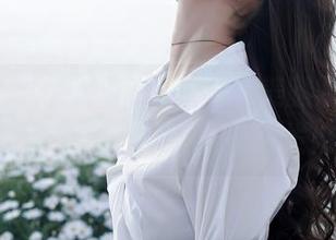 秀人网 – 关于可乐Vicky的美腿照片，那腿间的距离让我头脑一阵发麻…