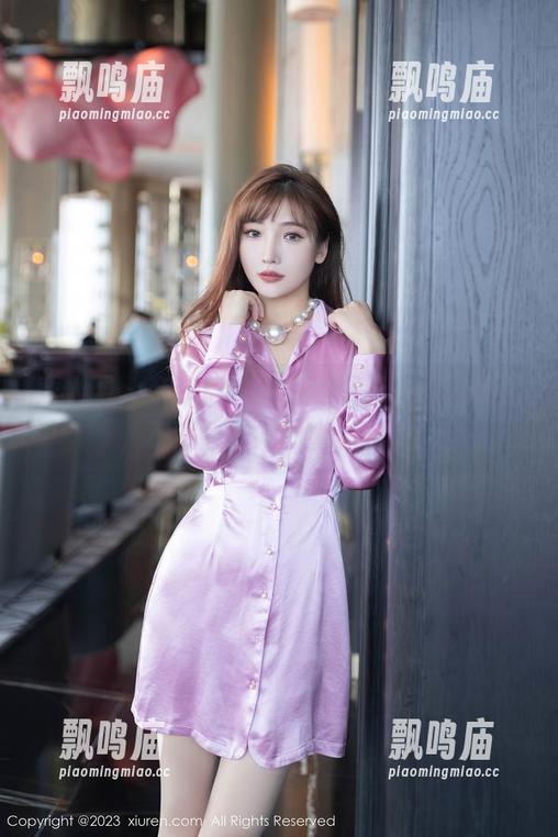 秀人网-奈奈Fox 秀人网 - 奈奈Fox的白丝图集,值得细品,不然会被她的幽默扫荡!