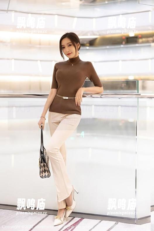 秀人网 - 陆萱萱cecillia的天台作品集—喵，云端的慵懒时光精选