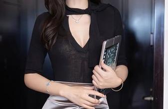 秀人网 – 陈思琪的死库水原图，水里游的倒影，看上去像在开派对