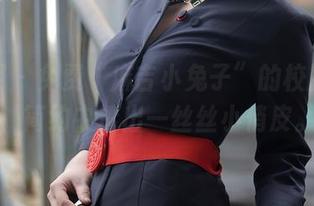 秀人网 – 免费“麻吉小兔子”的校服套图，简约中透出一丝丝小俏皮。