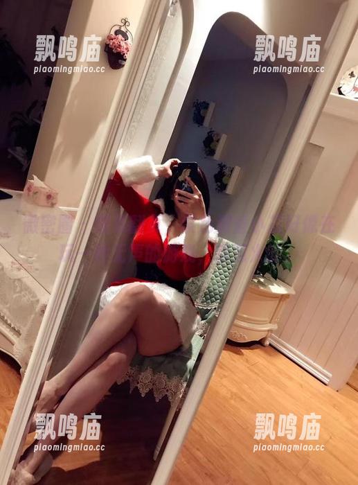 童小芯 微密圈 - 图集翻页,紫色和童小芯好像在玩一种无声的游戏,够惹火的。