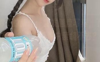 芋圆侑子的新作：紫发魅魔写真，下载以后，会不会脑海中萦绕不去？