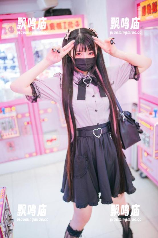 落落Raku的这组黑猫写真集，脑海中突然浮现，各种渴望，好奇又微妙。