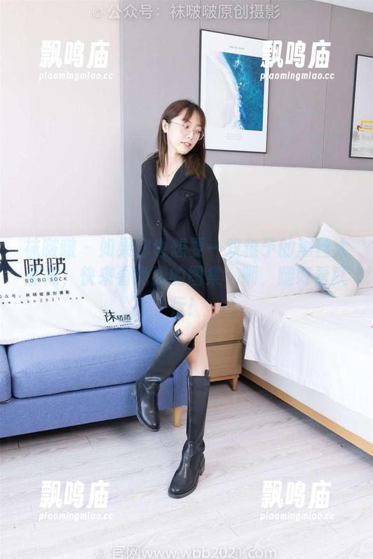 袜啵啵 - 如果你也想要一双稚予的黑丝大腿袜，快来看免费的图集，呃，腿好看就行！