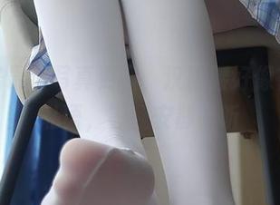 西尔酱最新写真更新，汉服腰好像在窃窃私语，等我安静听听