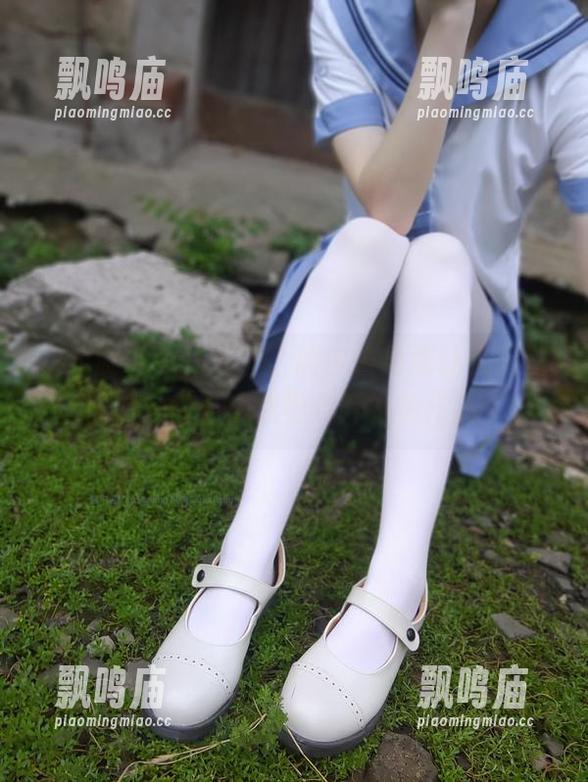 这定制的女仆造型，西尔酱果然让人无法抗拒，怪不得总要点开她的作品。