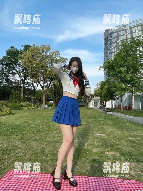 软妹小九九 微密圈 - 软妹小九九的镂空写真,来看“空”中有一点点“有”