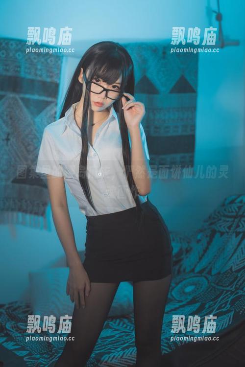 图集里的樱岛麻衣，俨然是面饼仙儿的灵魂画作