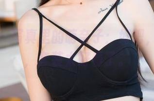 魅妍社 – 写真里的萌奈子：好吧，我承认，套装太好看了。