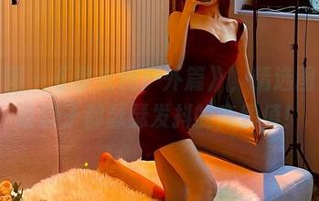 微密圈 – 《黎允熙户外篇》，精选图片：连狗子都瑟瑟发抖的高颜值！